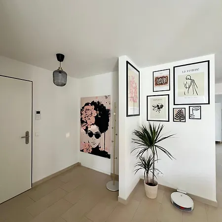 Apartamento Stilvolles, Modernes Mit Sonnen-balkon