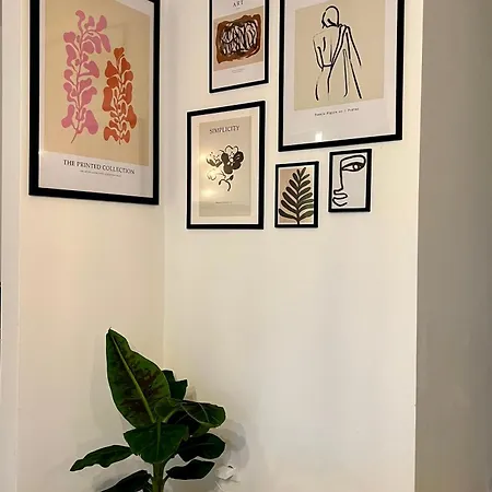 Stilvolles, Modernes Mit Sonnen-balkon Baden-Baden