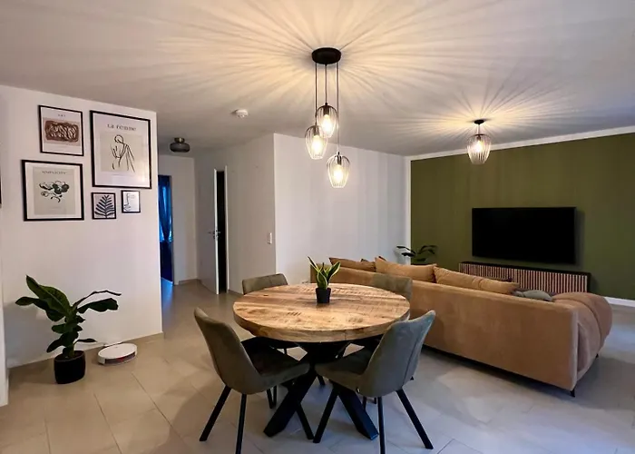 Stilvolles, Modernes Mit Sonnen-balkon Appartamento