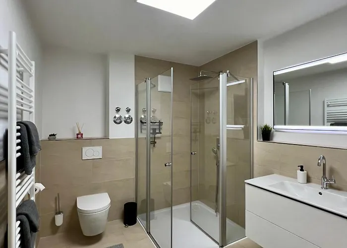 Appartamento Stilvolles, Modernes Mit Sonnen-balkon *