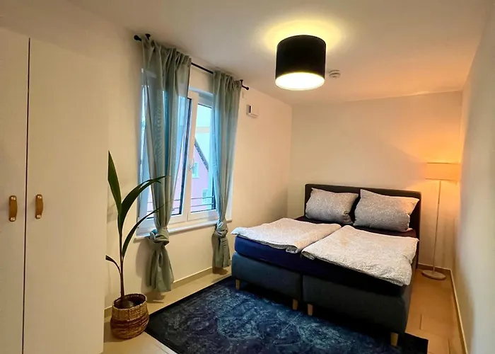 Stilvolles, Modernes Mit Sonnen-balkon Appartamento